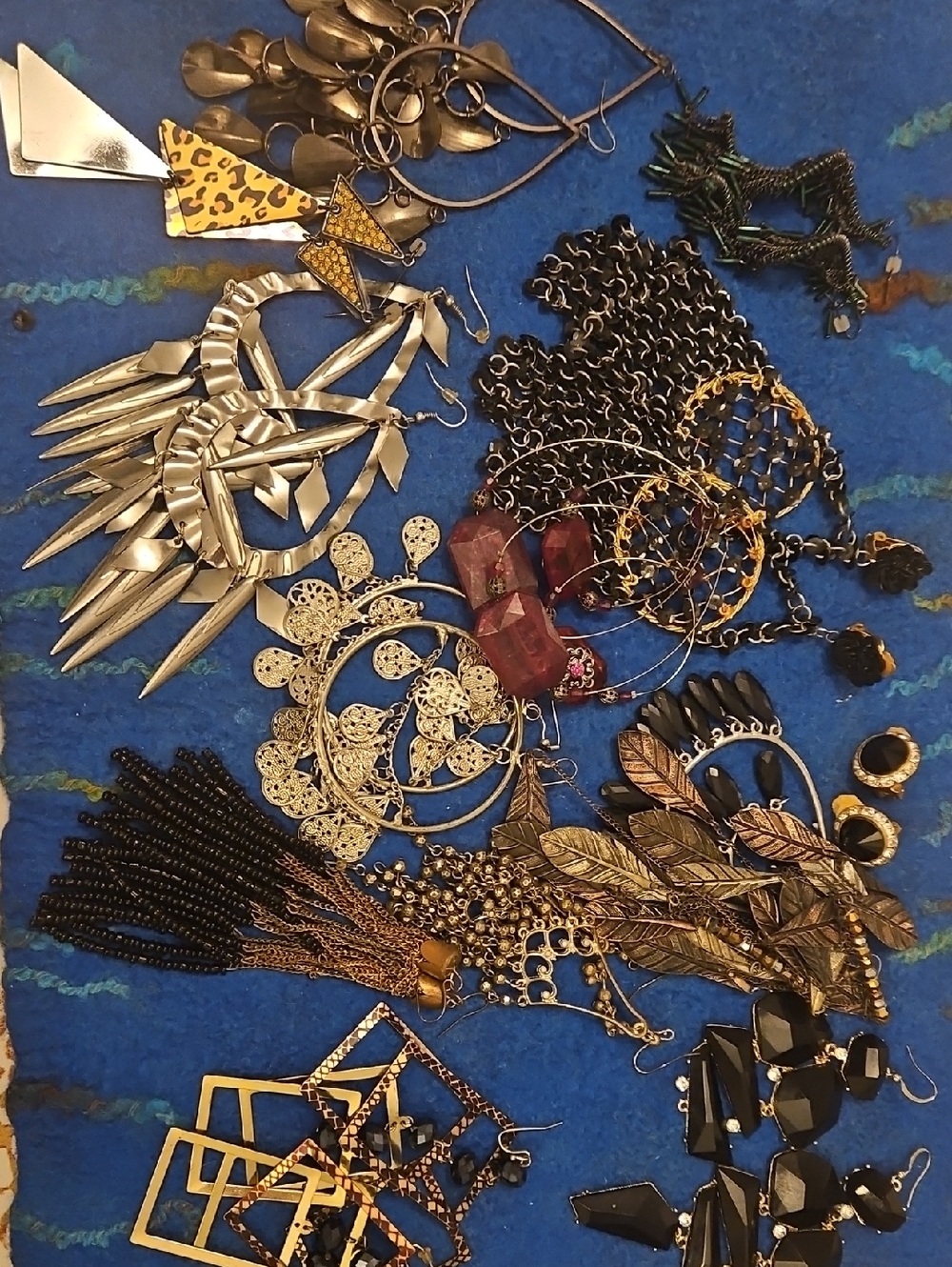 Assorted Broken Women’s Fashion Earrings. Over 10 Pair in Black, Gold,